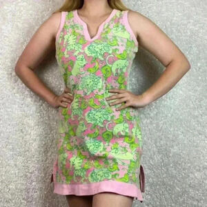 Lilly Pulitzer vintage” Fried Catfish" print pink & green xs